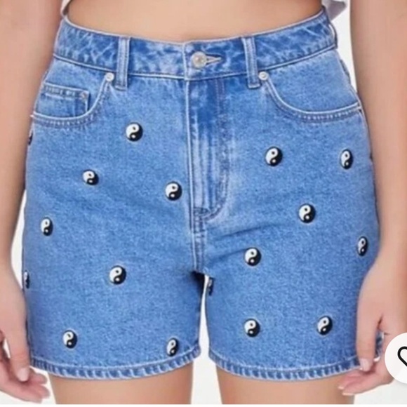 Forever 21 Blue Yin Yang Patterned Jean Shorts - Picture 1 of 8